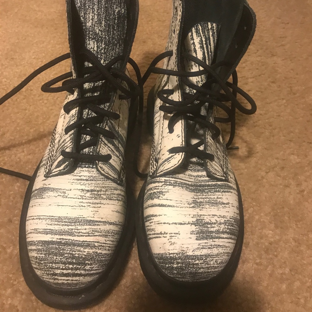 Doc Marten Pascal Painter